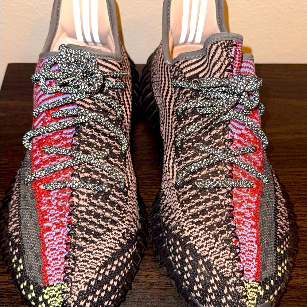 Adidas Yeezy Boost 350 V2 Yecheil (Non-Reflective)
Size: US M 7.5